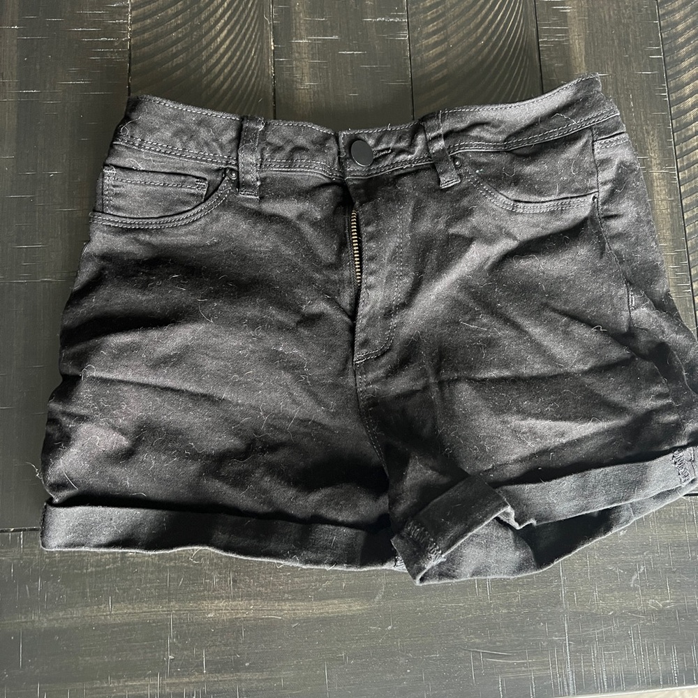 black jean shorts